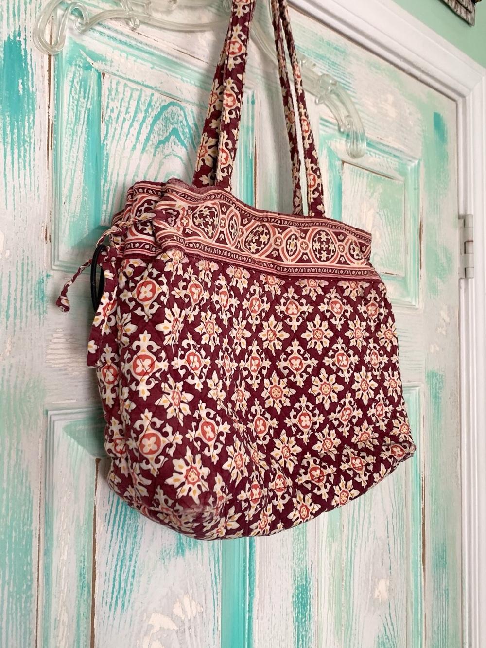 Vera Bradley Retired Red Maroon Medallion Handbag Tote - Picture 3 of 9